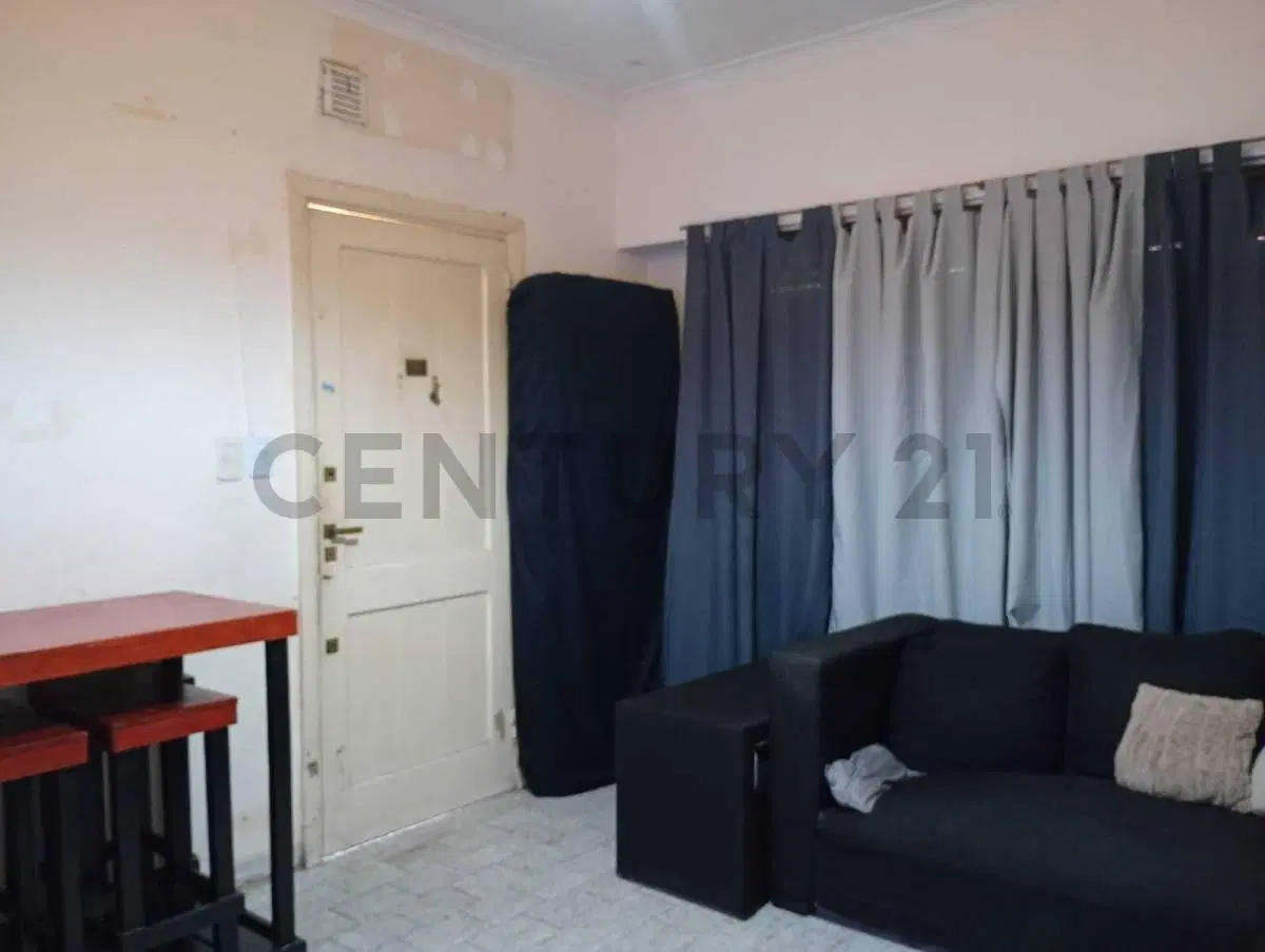 Venta casa de 3 ambientes con patio y cochera en Lomas de Zamora 3