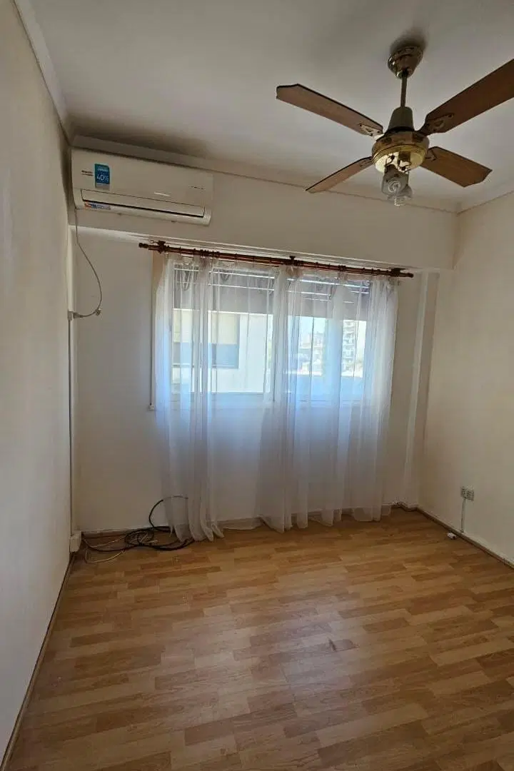 Departamento en Alquiler tradicional de dos ambientes en zona céntrica de Olivos 3