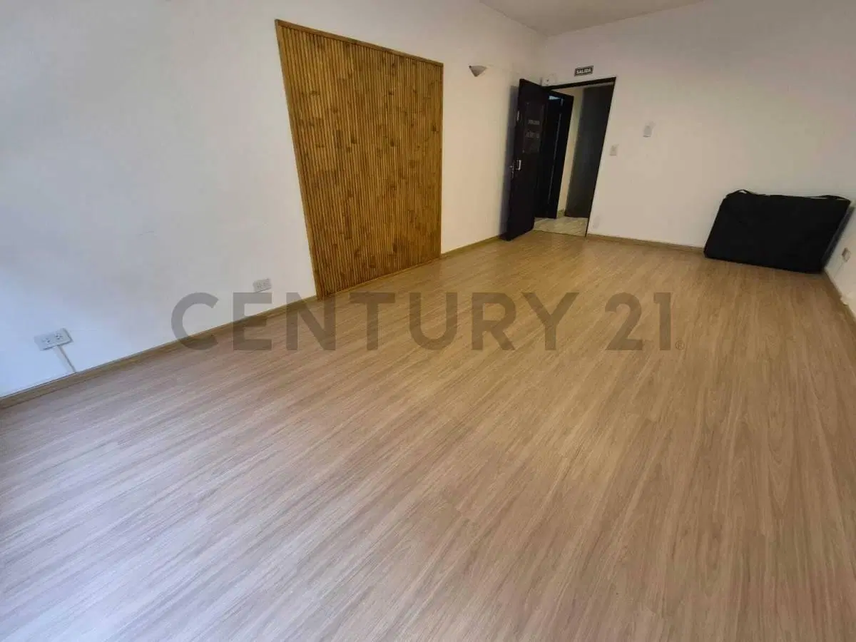 OFICINA EN VENTA EN RECOLETA, EXCELENTE UBICACIÓN 4
