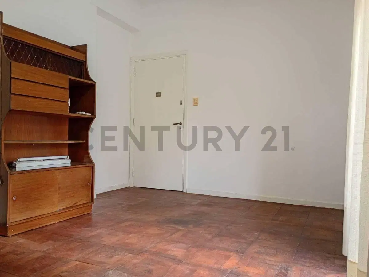 ALQUILER DEPARTAMENTO 3 AMBIENTES CON DOS BALCONES Y PATIO. 3