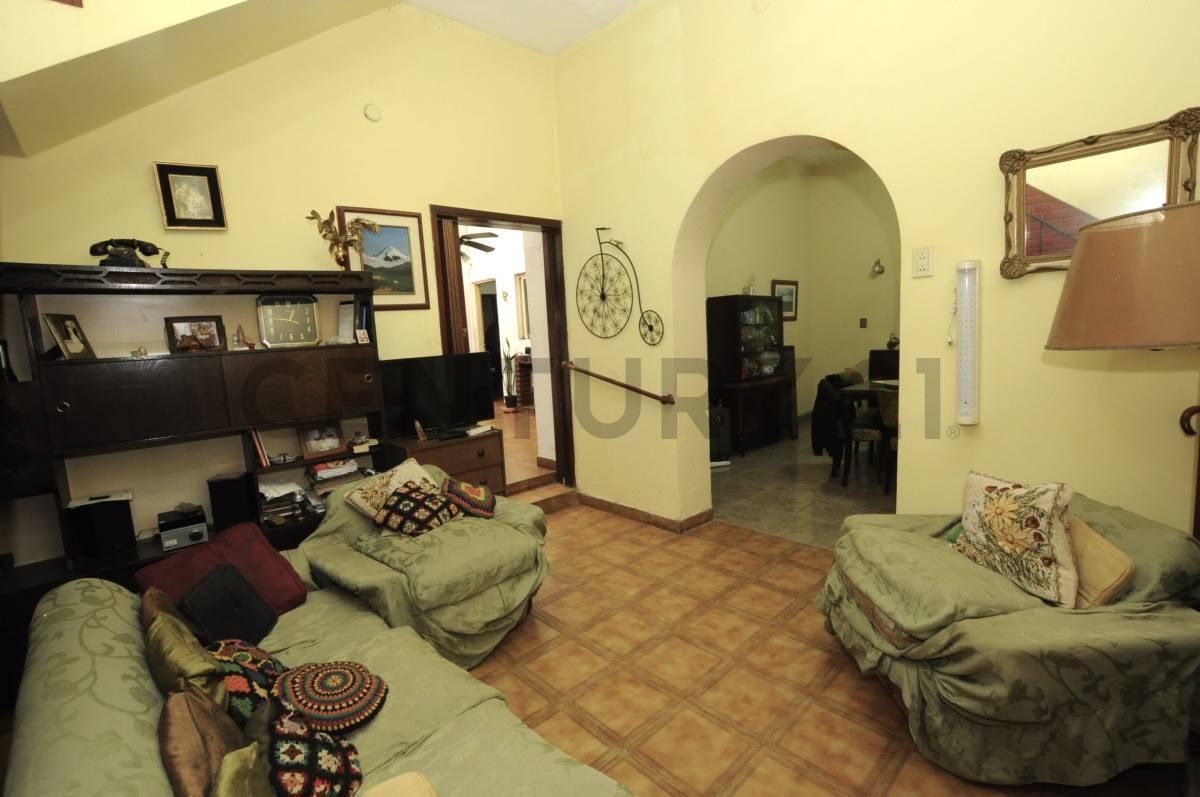 Foto de VENTA PH DE 4 AMBIENTES CON TERRAZA Y QUINCHO EN SAN CRISTÓBAL - APTO, imagen 2