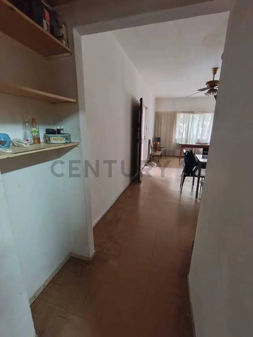 OPORTUNIDAD! CASA 300M2 -APTA CREDITO- Sobre Asfalto, GRAN POTENCIAL! 2