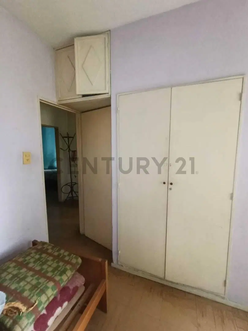 OPORTUNIDAD! CASA 300M2 -APTA CREDITO- Sobre Asfalto, GRAN POTENCIAL! 3