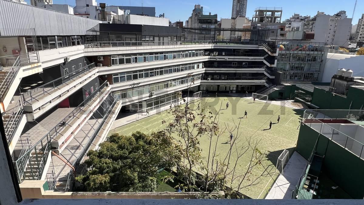 Venta Monoambiente Zona Abasto Balvanera. Refaccionado. Luminoso