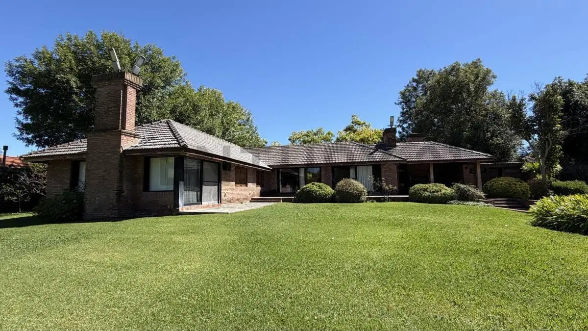 Venta Casa Los Cardales Country Club. Doble Lote al Golf. 2