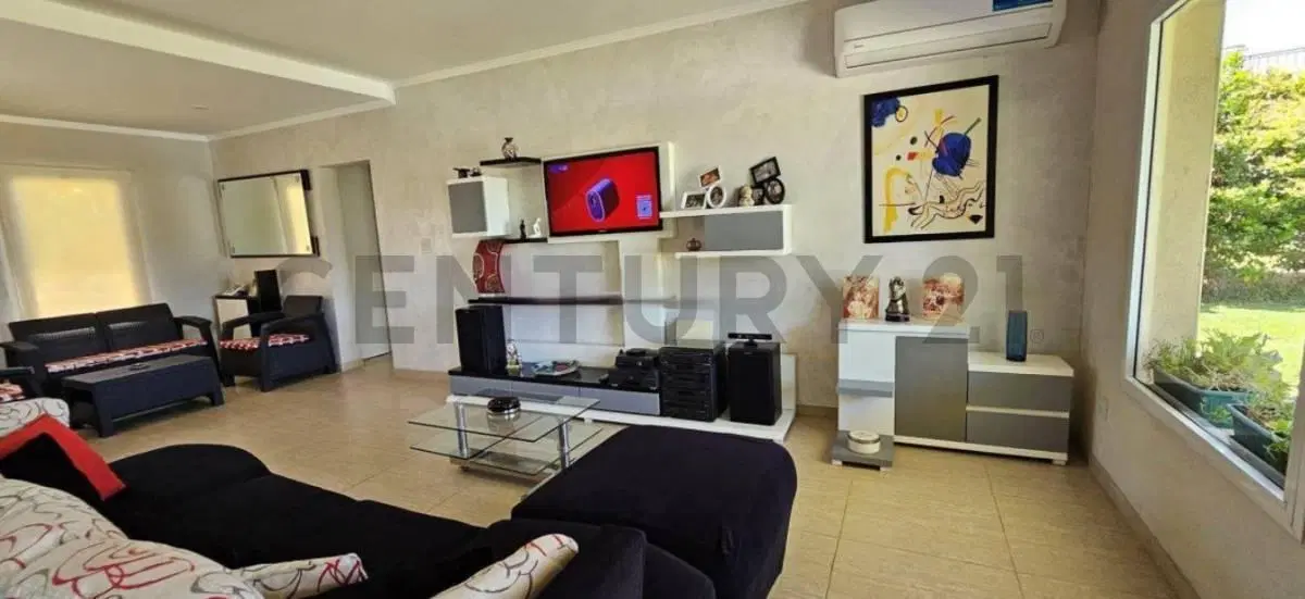Hermosa casa de dos plantas en Barrio Privado Haras Santa Maria El Molino Norte 5