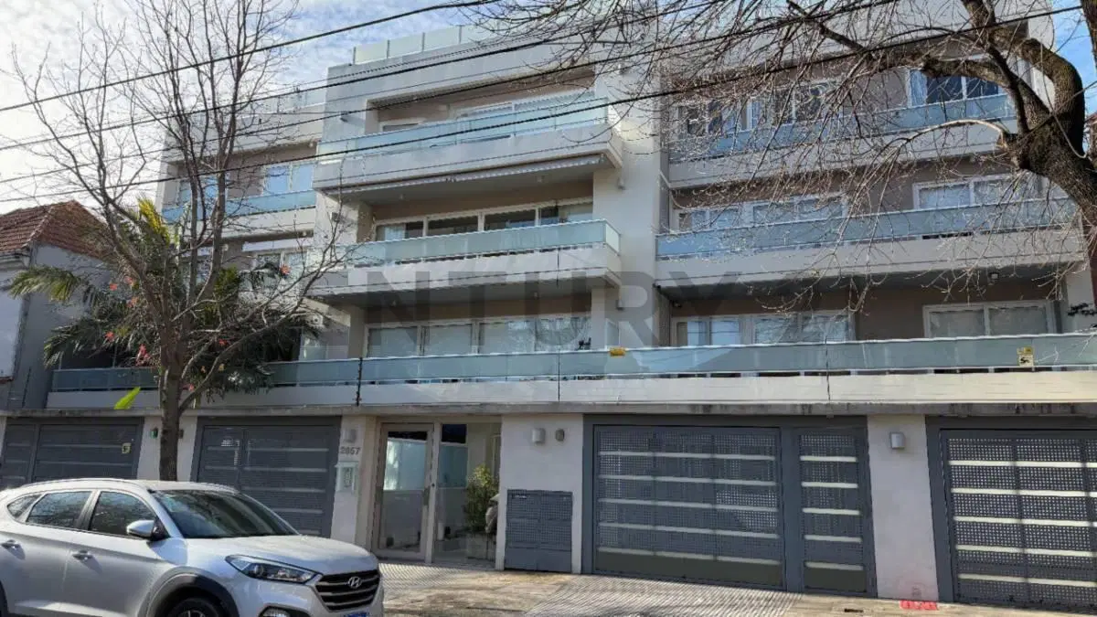 Venta 4 ambientes Coghlan con Patio propio y Balcón terraza. 3 cocheras y baulera. 3