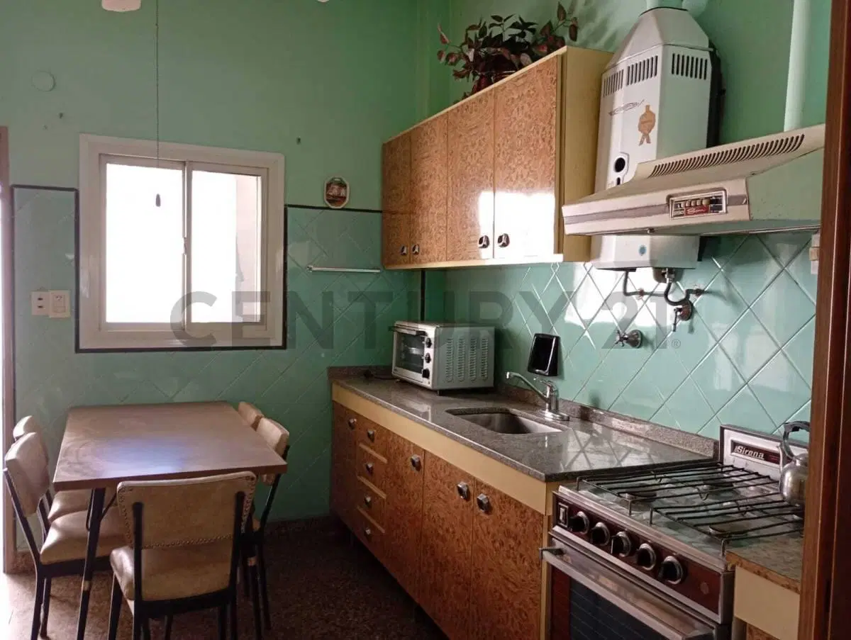 VENTA CASA CON PATIO, TERRAZA, JARDÍN, LOCAL Y/O GARAGE en Villa Lugano, CABA 8
