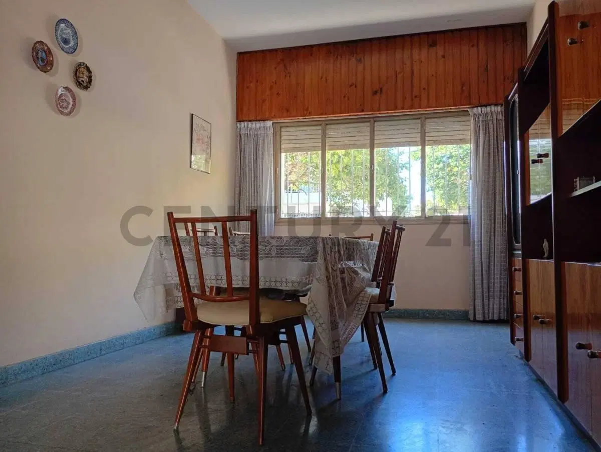 VENTA CASA CON PATIO, TERRAZA, JARDÍN, LOCAL Y/O GARAGE en Villa Lugano, CABA 4