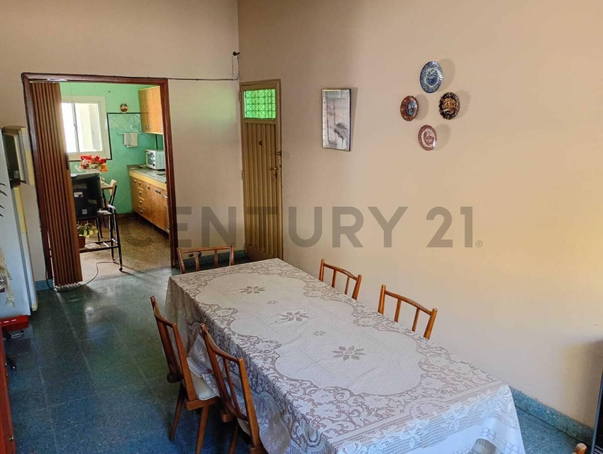 Foto de VENTA CASA CON PATIO, JARDIN, TERRAZA, LOCAL Y/O GARAGE., imagen 2