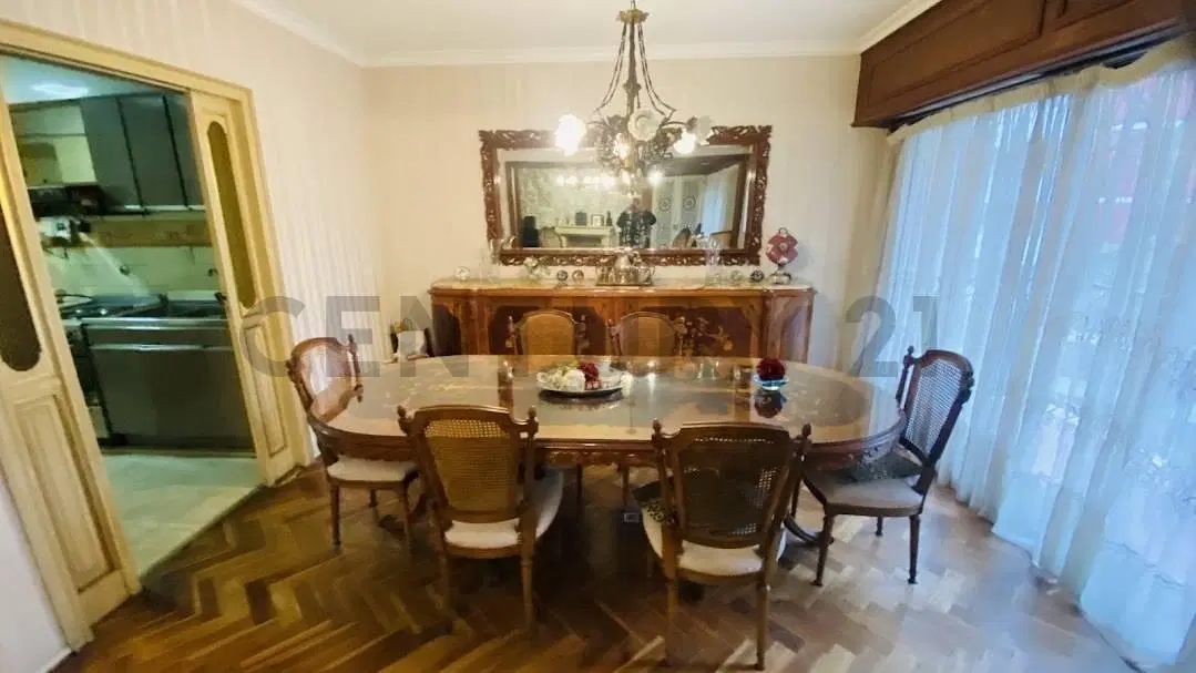 Venta - Semipiso de 4 Ambientes con Balcón al frente, Cochera y Baulera en Palermo Botanico 5