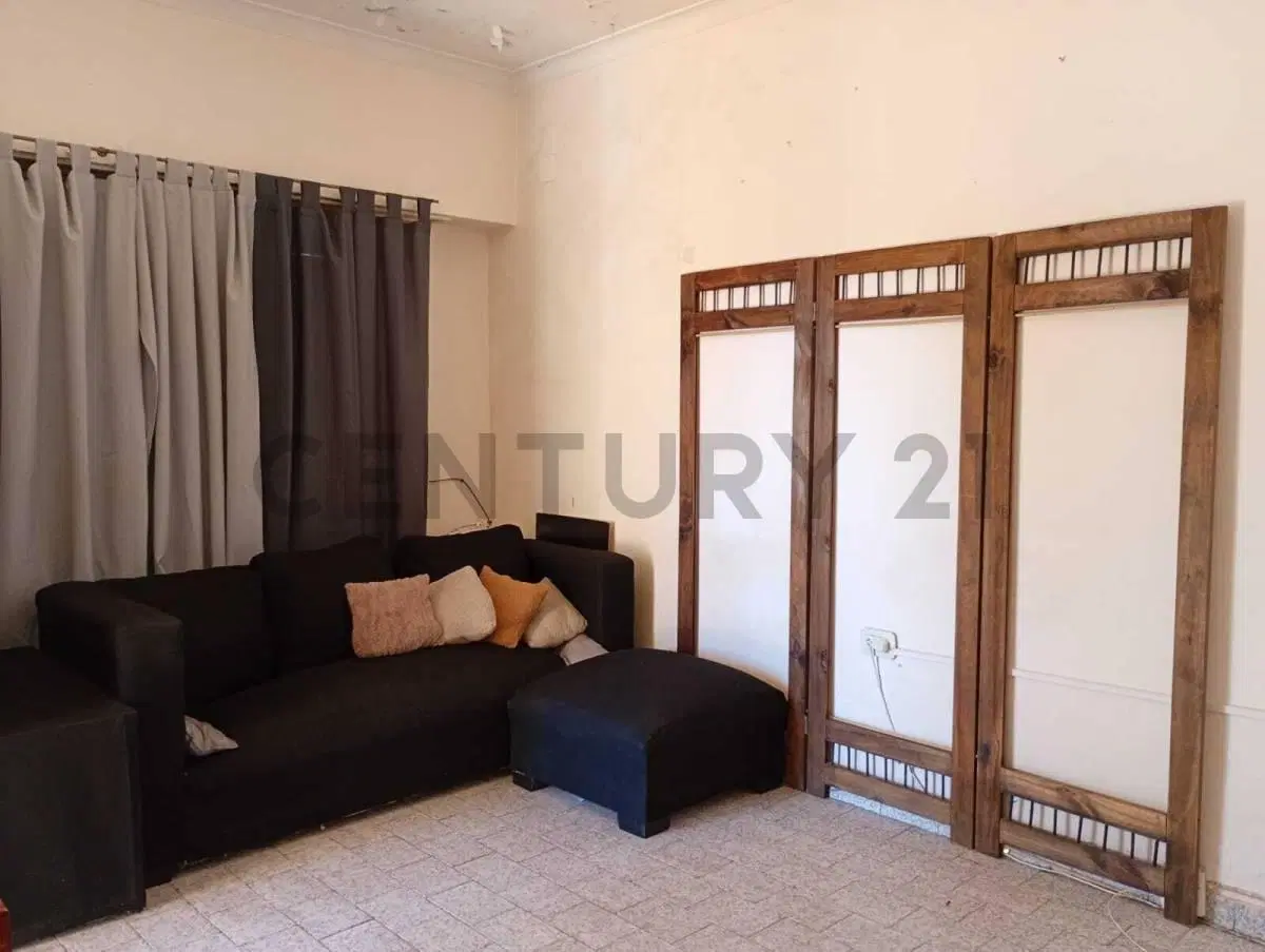 Venta casa de 3 ambientes con patio, cochera y quincho en Lomas de Zamora 8