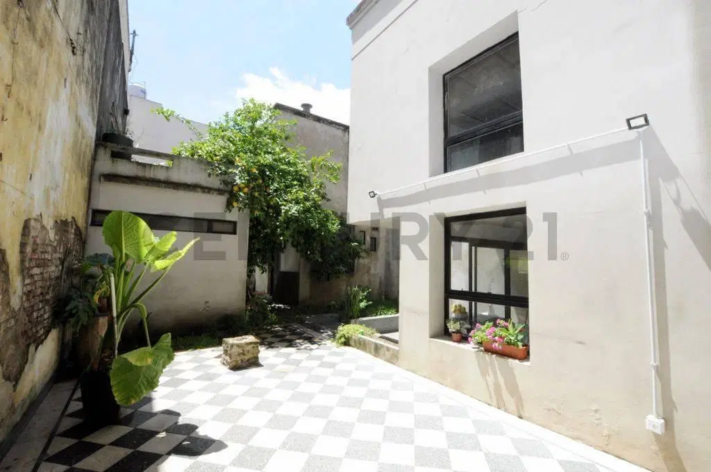 LOTE EN VENTA EN FLORES NORTE 5