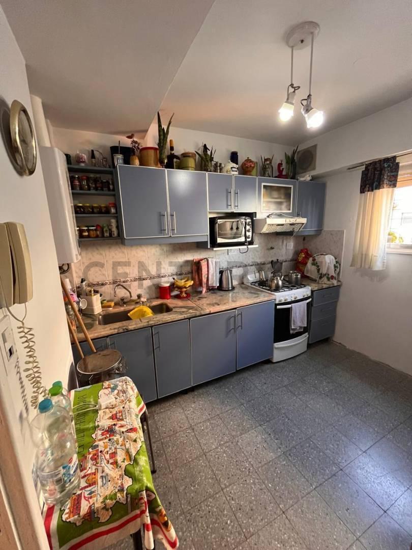 Foto de VENTA DEPARTAMENTO DE 4 AMBIENTES CON BALCÓN Y BAULERA – LUMINOSO, imagen 3