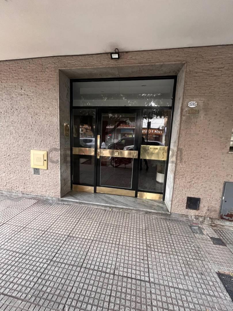 Foto de VENTA DEPARTAMENTO DE 4 AMBIENTES CON BALCÓN Y BAULERA – MUY LUMINOSO – APTO CREDITO, imagen 3