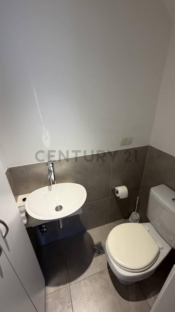 Foto de Venta 3 ambientes con Patio propio y Balcón terraza. 3 cocheras y, imagen 5
