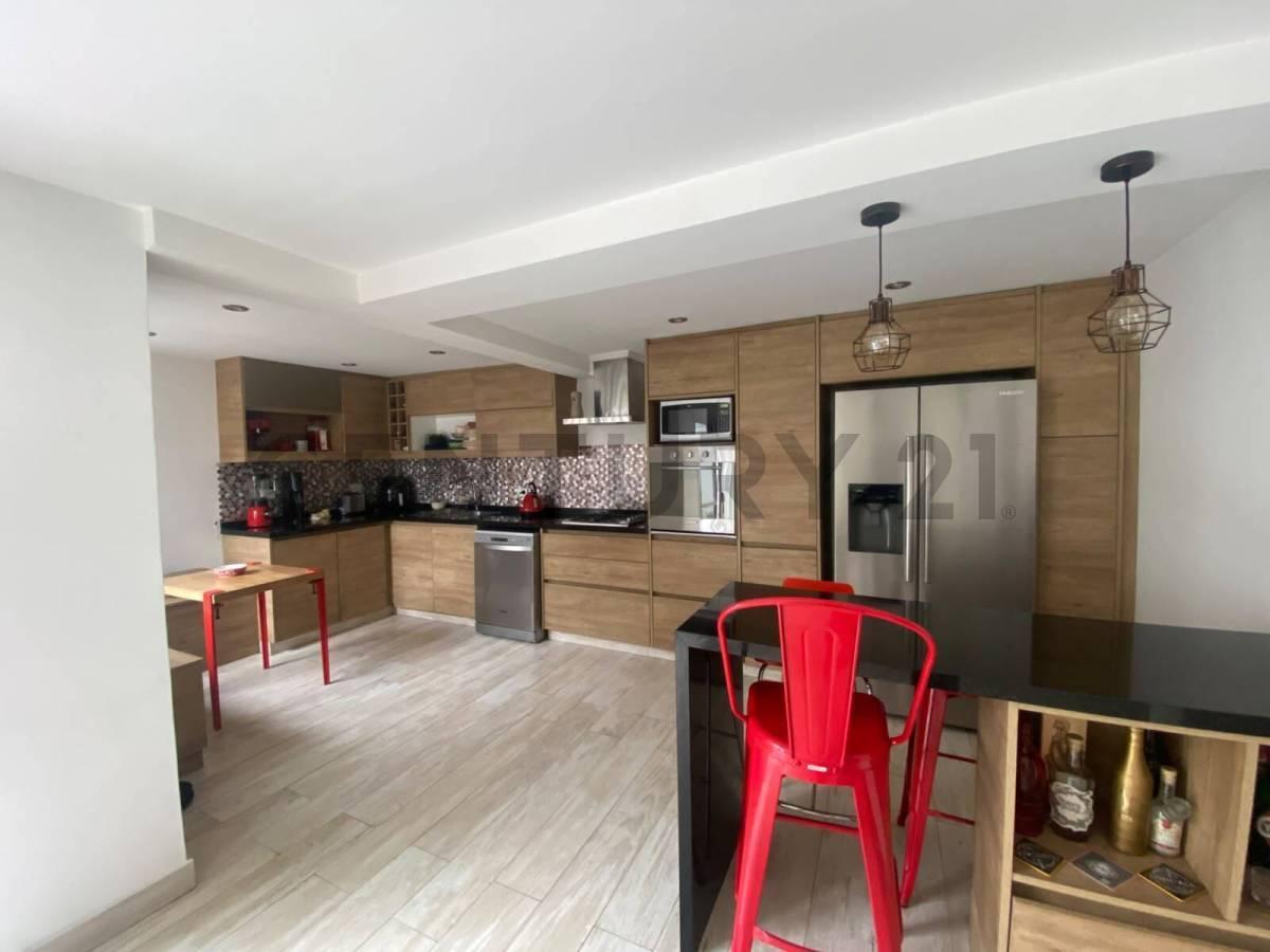 Foto de CASA EN VENTA VILLA LUZURIAGA 4-5 ambientes en LOTE PROPIO, imagen 3