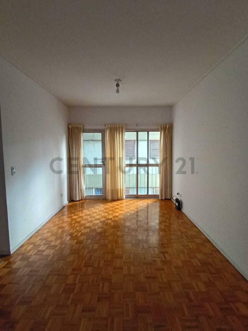 Foto de Venta de departamento de 2 ambientes con dormitorio, placard y área de, imagen 2