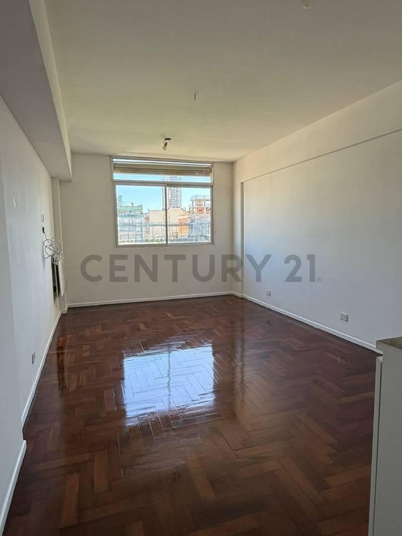 Foto de Venta de Monoambiente. Refaccionado. Luminoso, imagen 2
