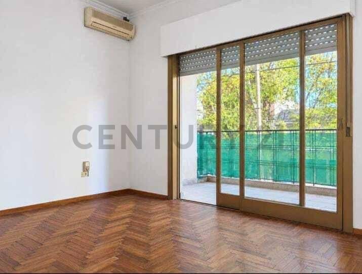 Foto de Venta PH 3 ambientes, patio, balcón, terraza y dos locales., imagen 3