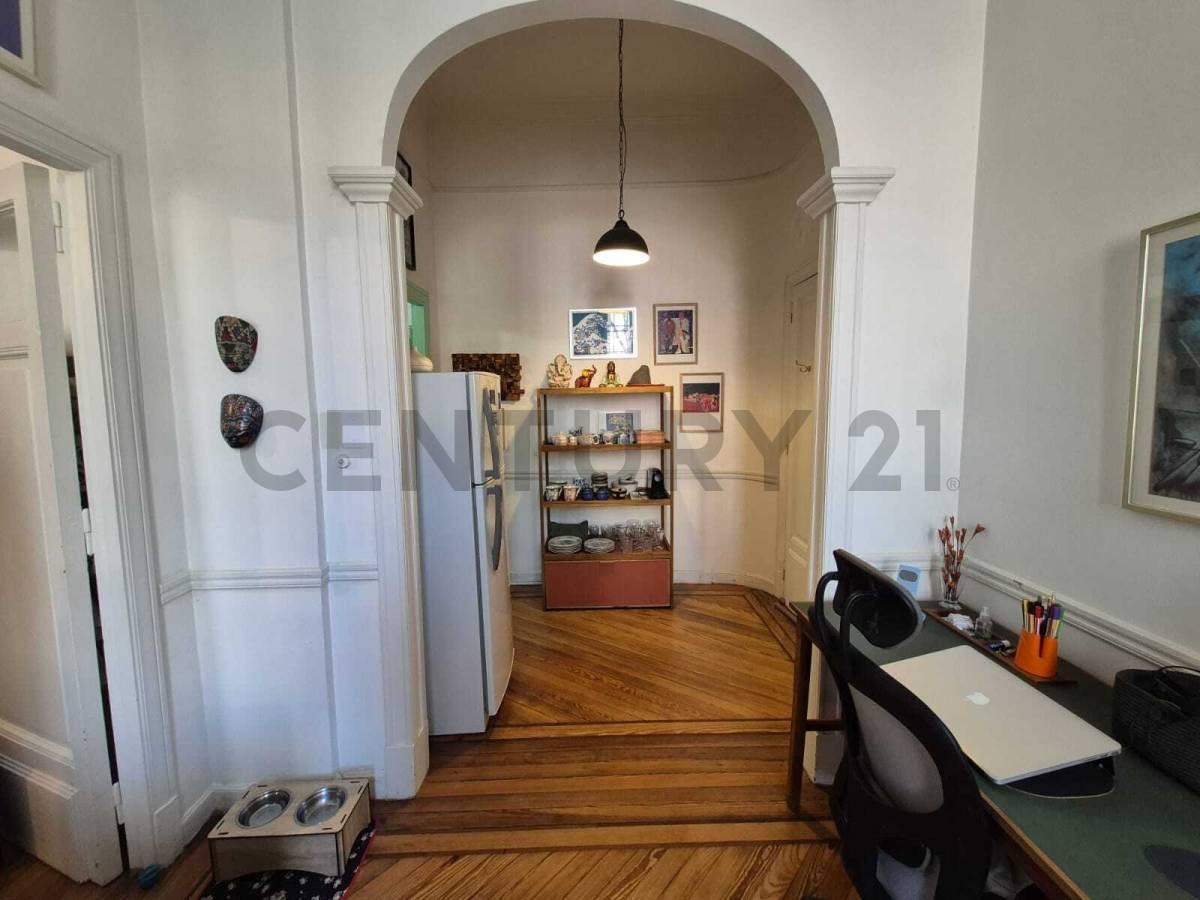Foto de SE VENDE DEPARTAMENTO DE 2 AMBIENTES, PLANTA BAJA, EN MONTSERRAT, APTO, imagen 1