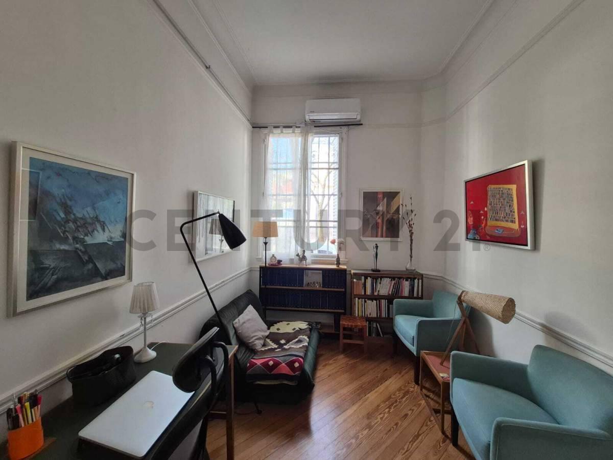 Foto de SE VENDE DEPARTAMENTO DE 2 AMBIENTES, PLANTA BAJA, EN MONTSERRAT, APTO, imagen 2