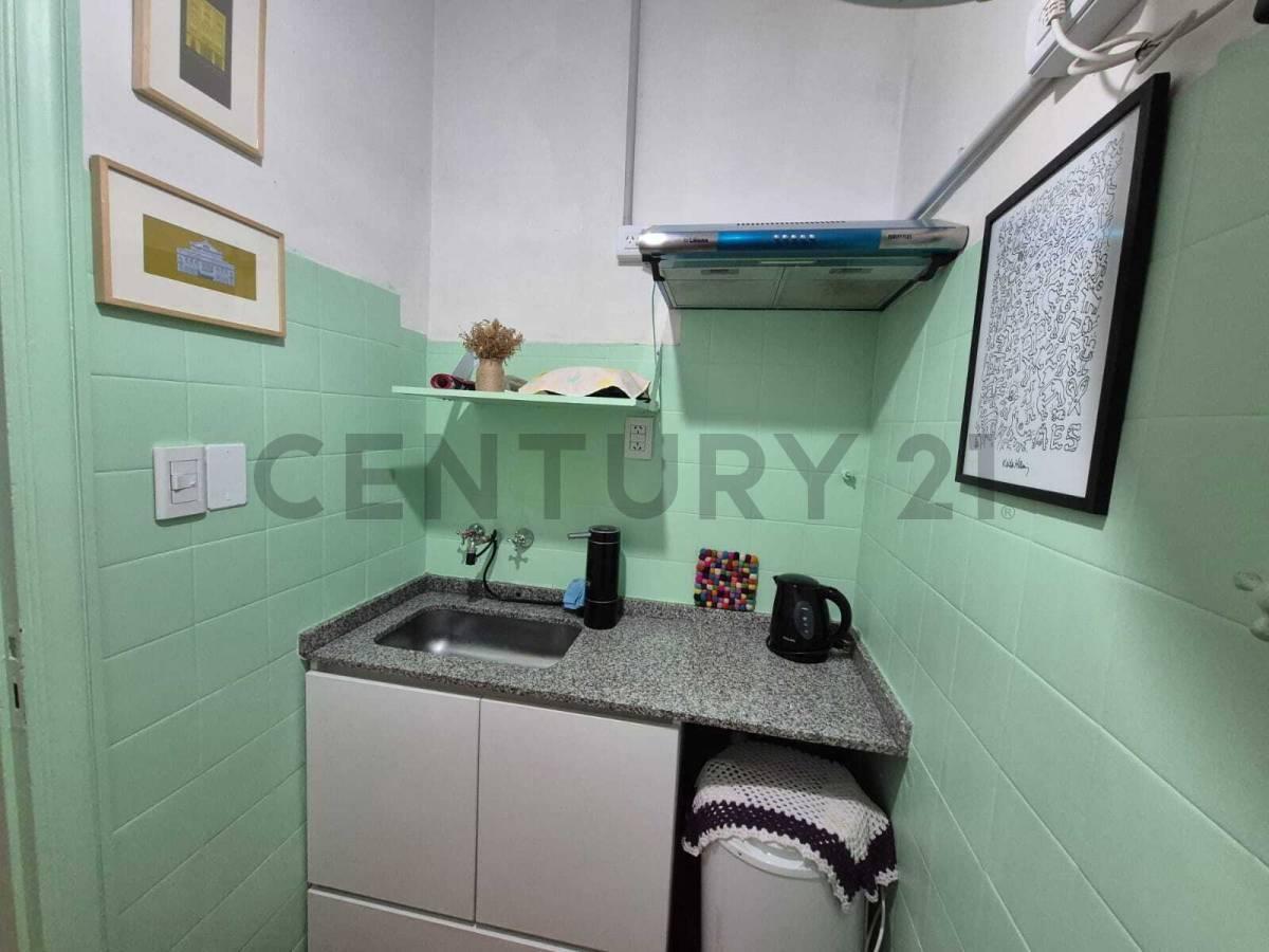 Foto de SE VENDE DEPARTAMENTO DE 2 AMBIENTES, PLANTA BAJA, EN MONTSERRAT, APTO, imagen 5