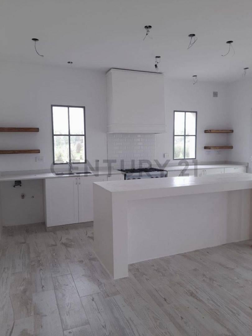 Foto de Venta de Casa de 5 Ambientes en Puertos / Araucarias, Escobar, imagen 1