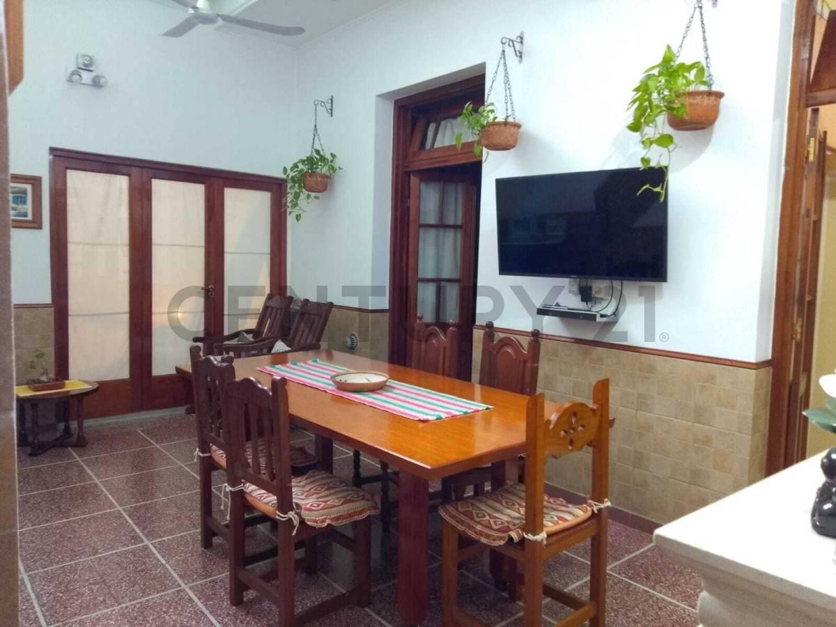 Foto de Casa de 4 ambientes con patio, dos terrazas y quincho., imagen 5