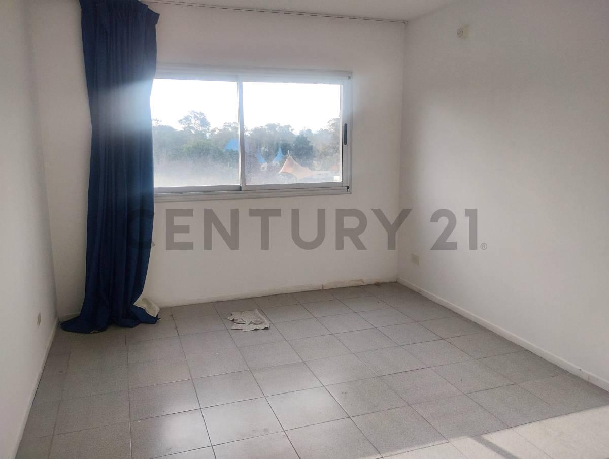 Foto de DEPARTAMENTO 2 AMBIENTES CON BALCON BARRIO OLIMPICO LAGO SUR. BAJAMOS, imagen 5