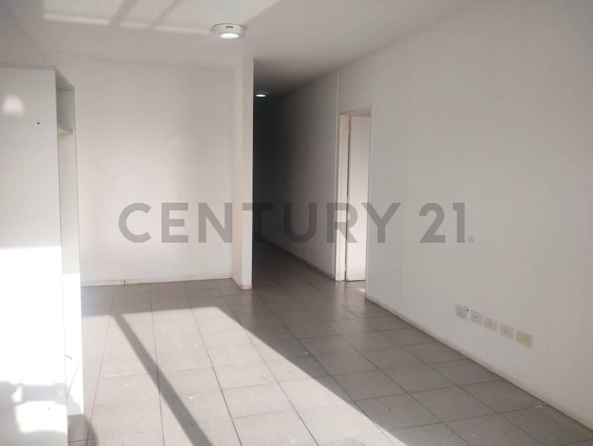 Foto de DEPARTAMENTO 2 AMBIENTES CON BALCON BARRIO OLIMPICO LAGO SUR. BAJAMOS, imagen 3