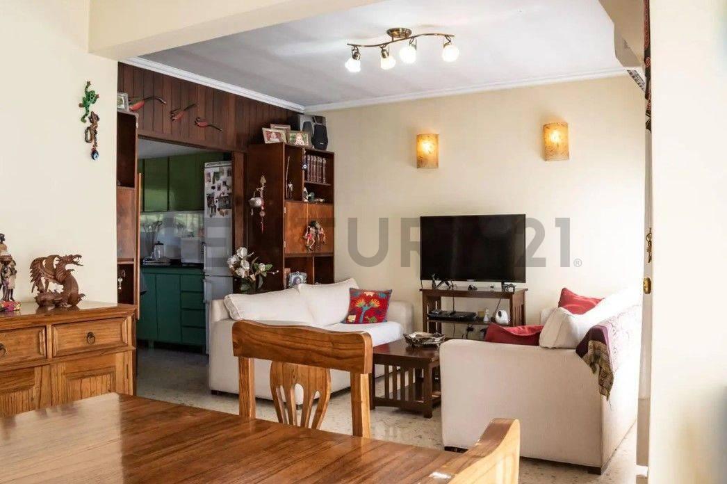 Foto de Casa en venta 4 AMBIENTES con cochera y pileta. General Rodriguez, PBA., imagen 1