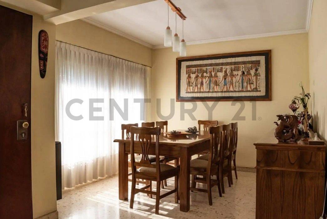 Foto de Casa en venta 4 AMBIENTES con cochera y pileta. General Rodriguez, PBA., imagen 4