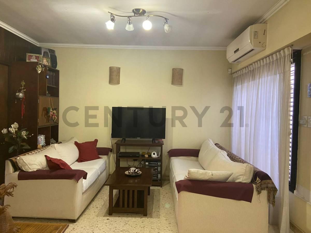 Foto de Casa en venta 4 AMBIENTES con cochera y pileta. General Rodriguez, PBA., imagen 2