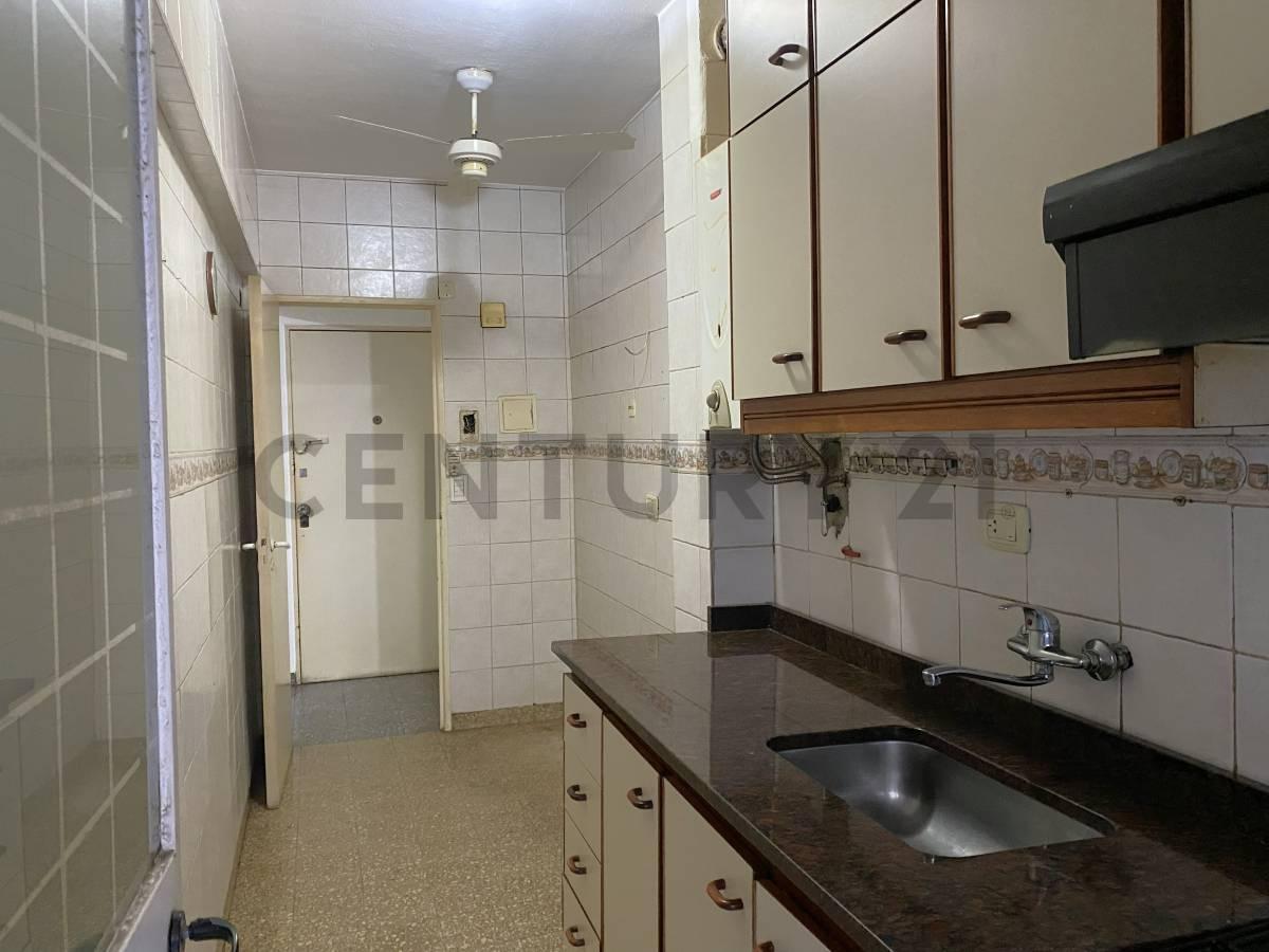 Foto de VENTA DEPARTAMENTO DE 2 AMBIENTES CON PATIO - APTO CRÉDITO - FLORES, imagen 4