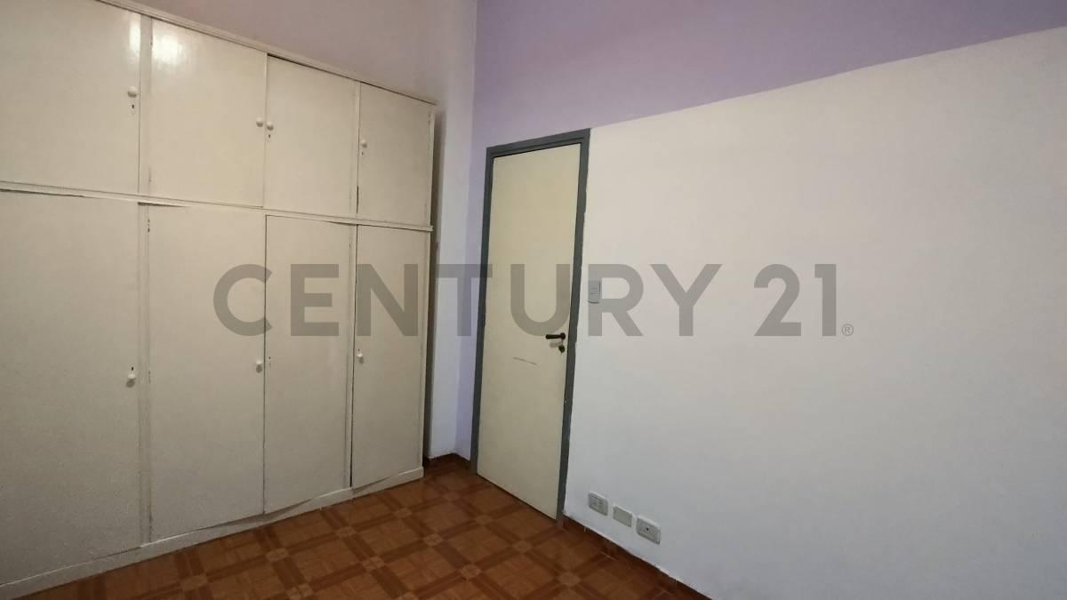 Foto de VENTA DEPARTAMENTO EN FLORES - 4 AMBIENTES CON PATIO, imagen 5