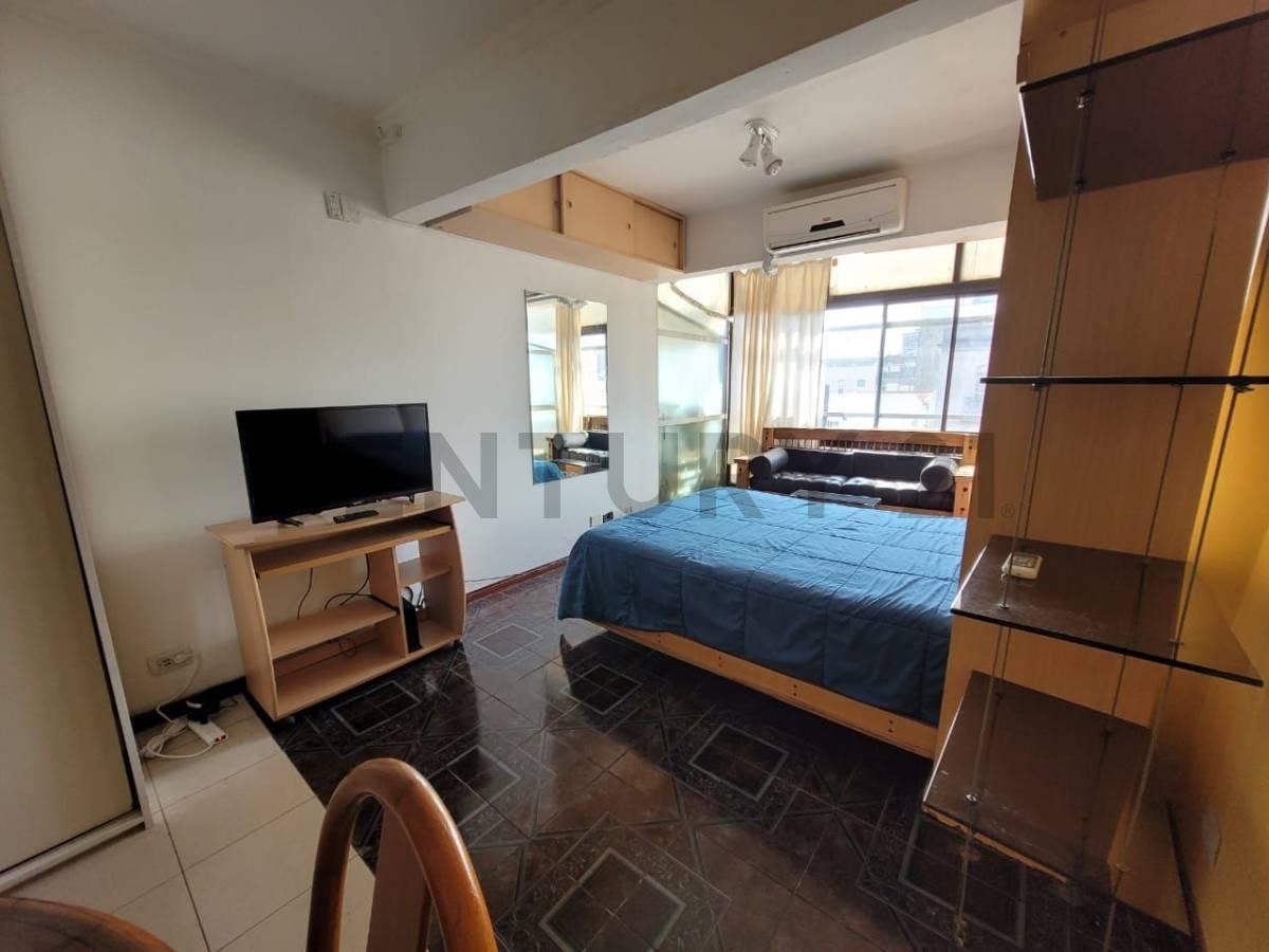 Foto de SE VENDE MONOAMBIENTE EN AVENIDA SANTA FE, PISO ALTO. APTO PROFESIONAL., imagen 3