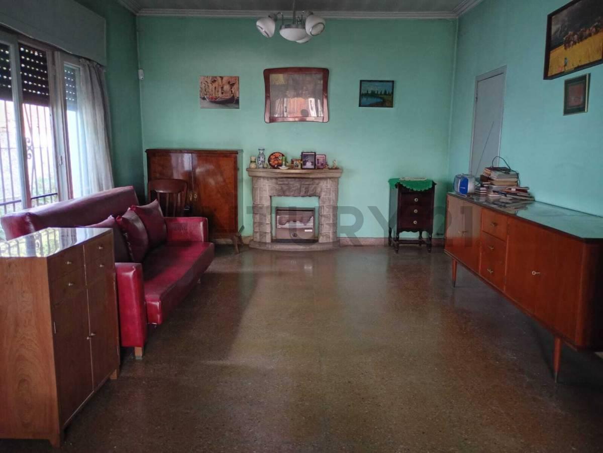 Foto de Casa en venta en Monte Grande con jardín, patio y garage., imagen 4