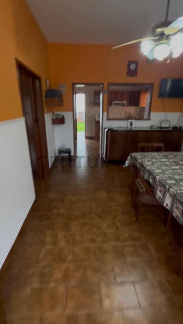Foto de Casa en Venta 2 Dormitorios con jardín, Parrilla y Galpón al fondo, imagen 5
