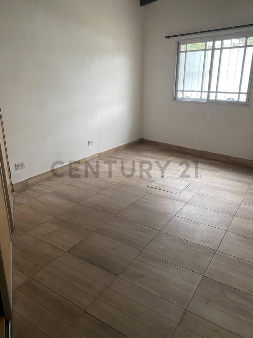 Foto de Casa 4 Ambientes + Playroom Pileta Venta Villa Luzuriaga, imagen 2