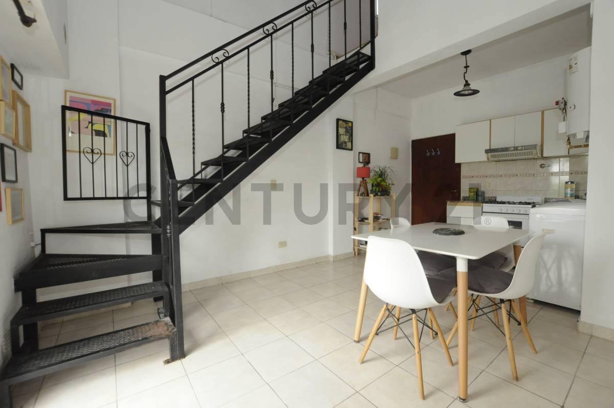 Foto de VENTA - DEPARTAMENTO 2 AMBIENTES CON BALCÓN - VELEZ SARSFIELD, imagen 1