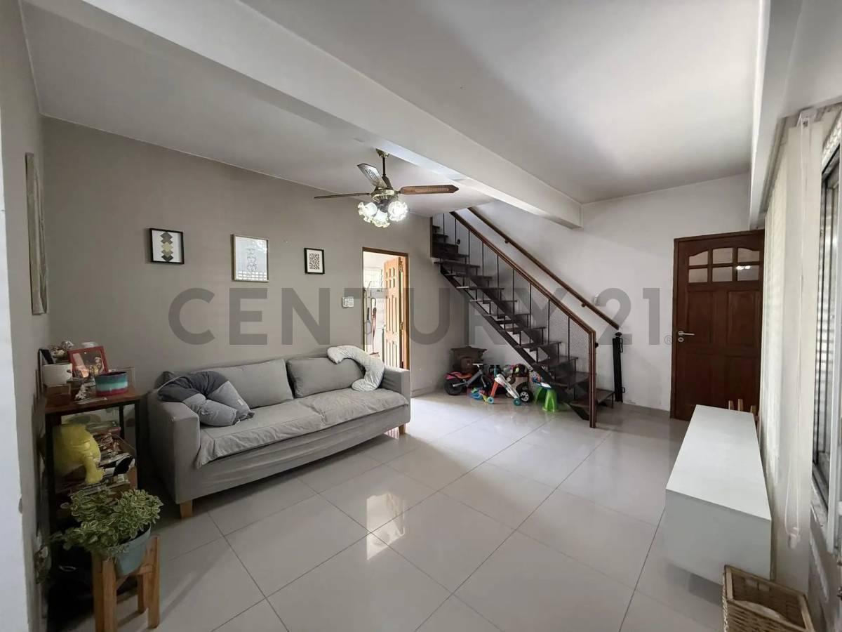 Foto de VENTA CASA DE 5 AMBIENTES CON COCHERA QUINCHO Y PILETA EN SAN MIGUEL, imagen 3