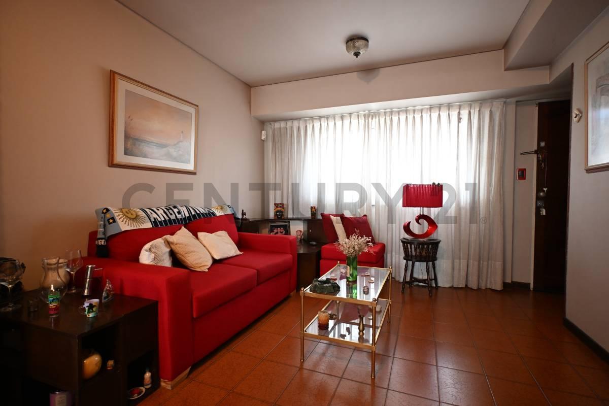 Foto de VENTA DÚPLEX DE 4 AMBIENTES CON DEPENDENCIA COCHERA Y PATIO EN VILLA, imagen 5