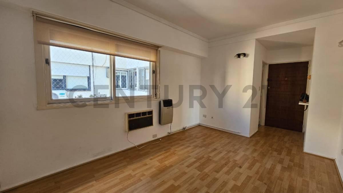 Foto de Departamento de 2 ambientes, muy luminoso y totalmente refaccionado, imagen 1