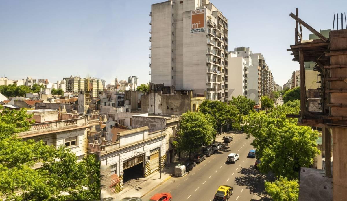 Foto de Venta Departamento 3 Ambientes con Balcón al Frente. Almagro limite, imagen 1