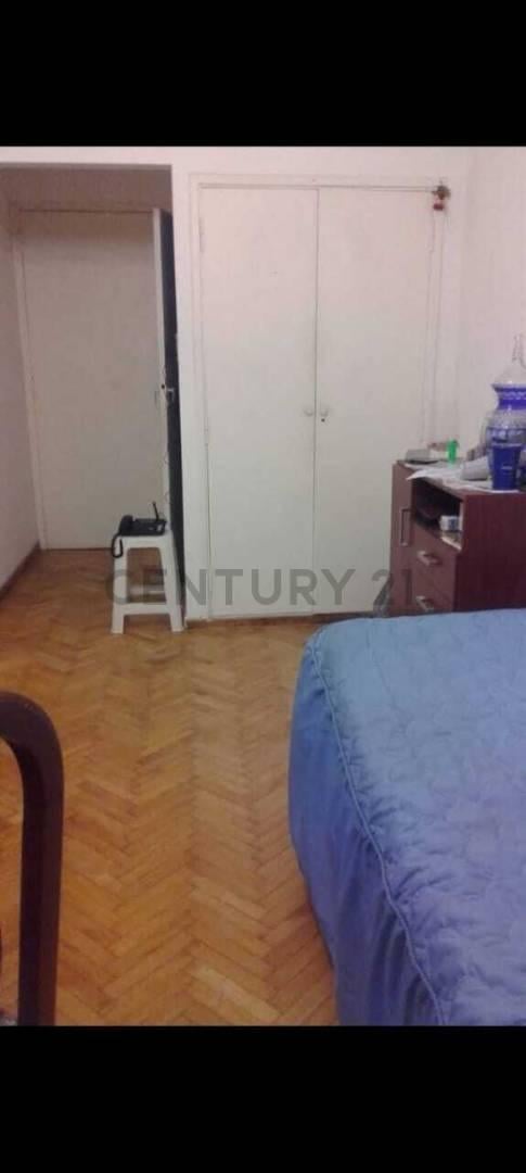 Foto de Venta de monoambiente con balcón frances en flores, ideal inversión., imagen 2