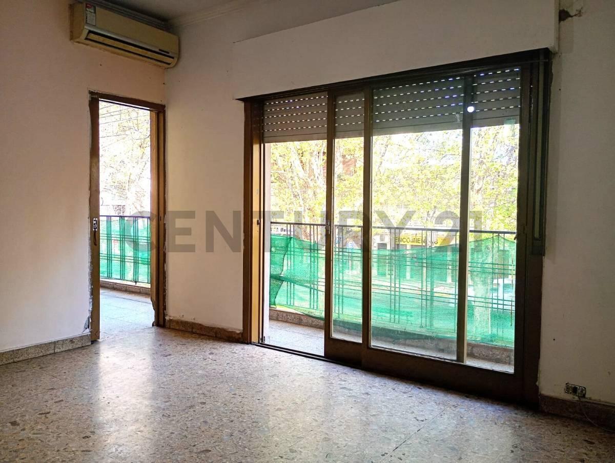 Foto de Venta PH 3 ambientes, patio, balcón, terraza y dos locales., imagen 1