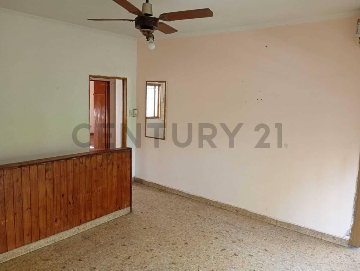 Foto de Venta PH 3 ambientes, patio, balcón, terraza y dos locales., imagen 3