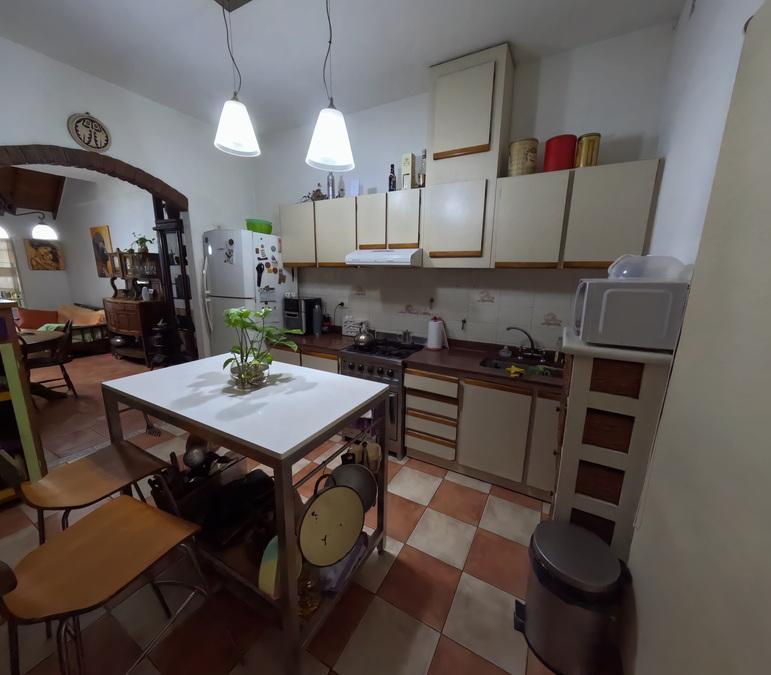 Foto de Casa en venta 4 / 5 ambientes en gran lote parquizado, imagen 2