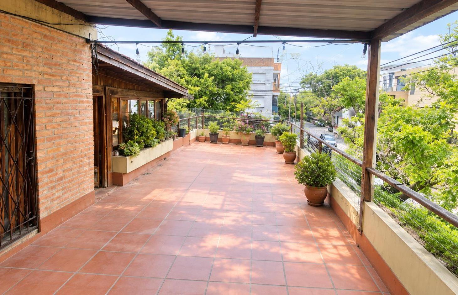 Foto de Casa en Esquina sobre Lote Propio - 4 Ambientes con Cochera, Gran, imagen 1